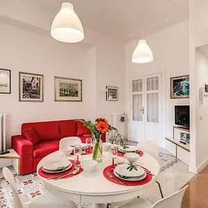 La Casa Di Nonna Pina , Rome Italy